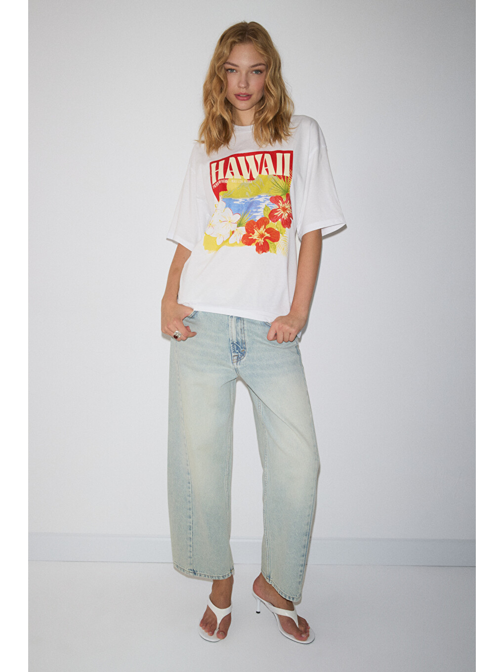 Amalfera Kadın Yumuşak Kumaşlı %100 Organik Pamuklu Baskı Detaylı Yuvarlak Yakalı Beyaz T-shirt-1