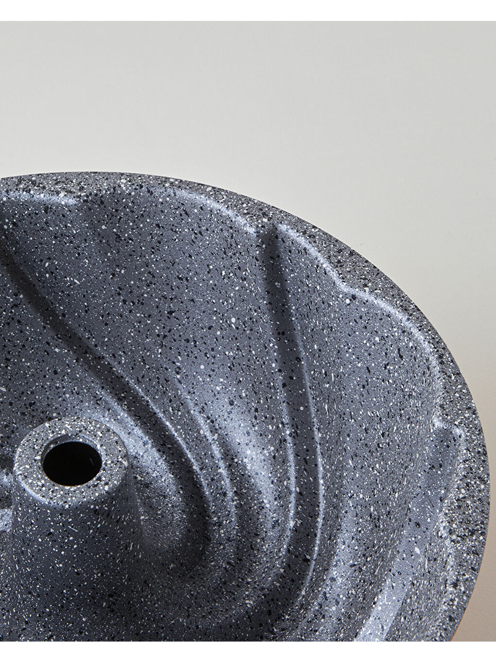 Ekru Patisserie Aura Premium Döküm Kek Kalıbı 24 cm-3