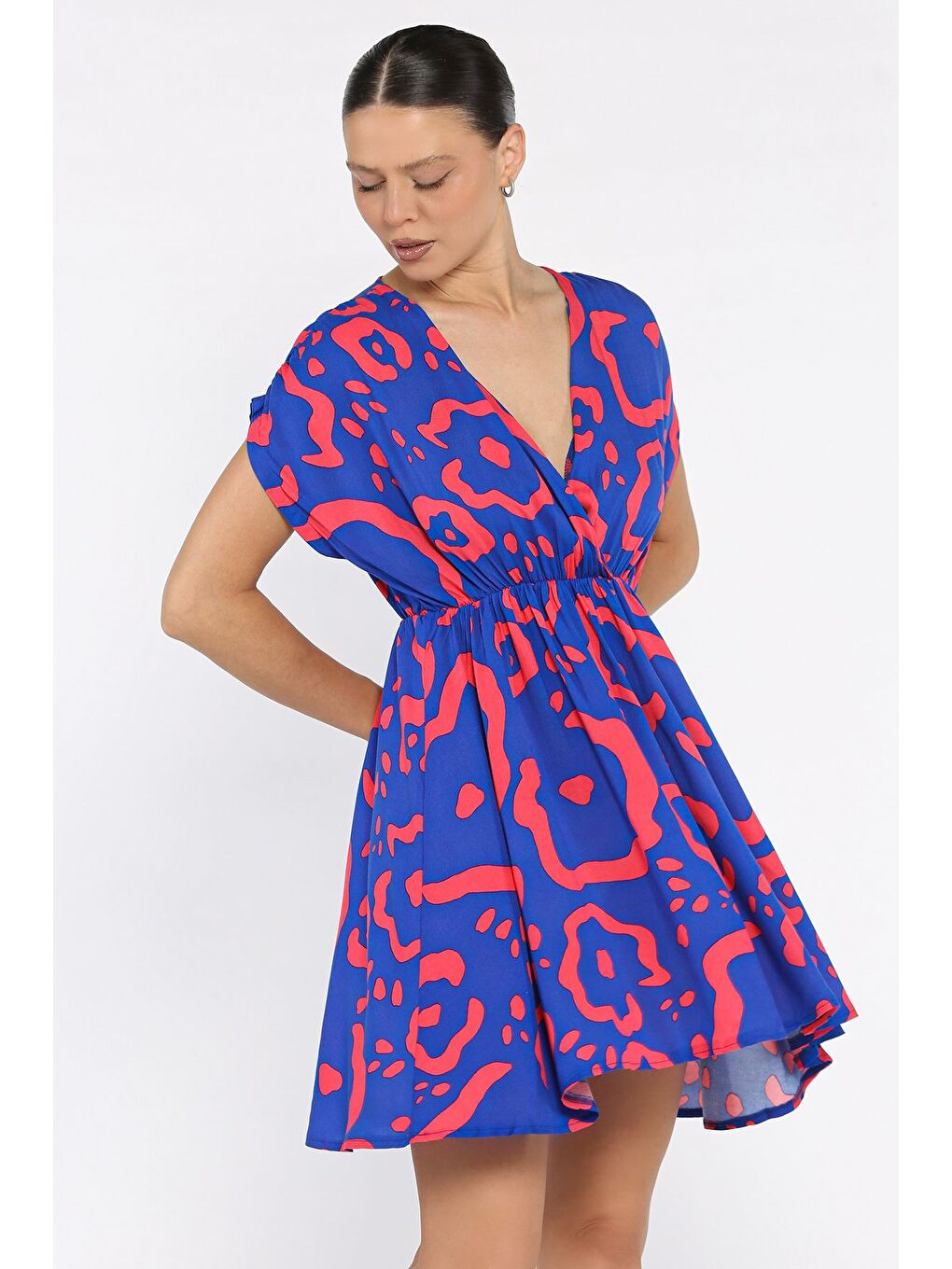 Mavi Desenli Kruvaze Yaka Bel Lastikli Kadın Mini Elbise-1