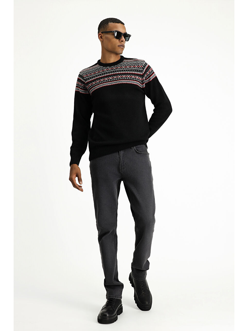 Siyah Bisiklet Yaka Slim Fit Dar Kesim Yünlü Desenli Triko Kazak-1