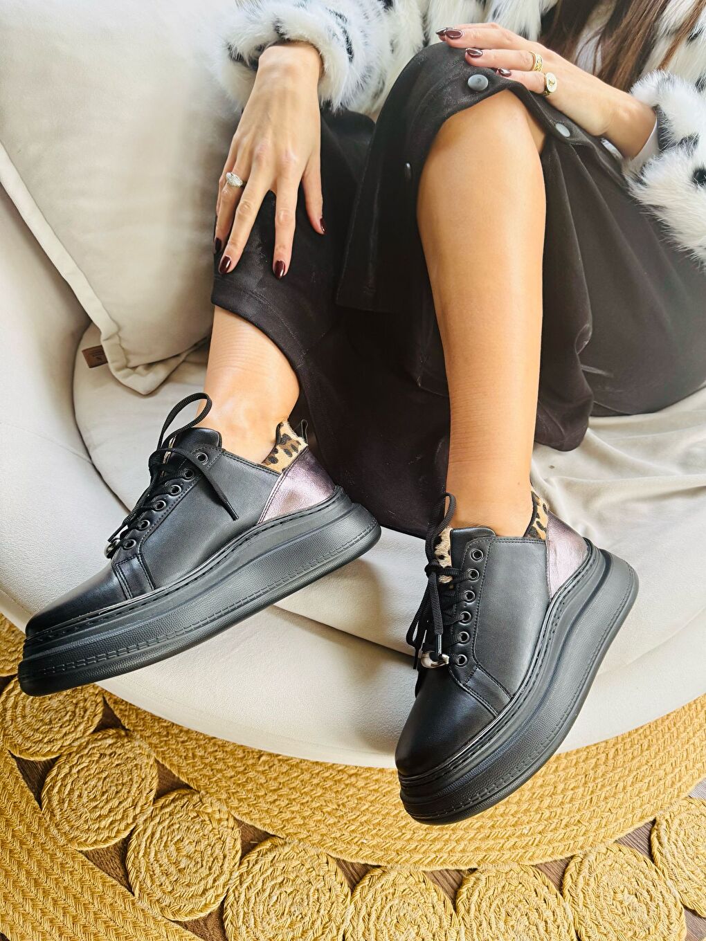 Kadın Siyah Gold Leopar Desenli Yüksek Taban Günlük Sneakers Ve Spor Ayakkabı Taban 6 Cm.