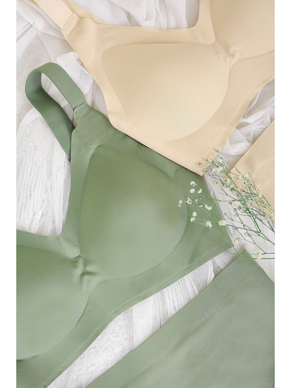 Yeşil Lazer Kesim Dikişsiz Balensiz Sütyen-2