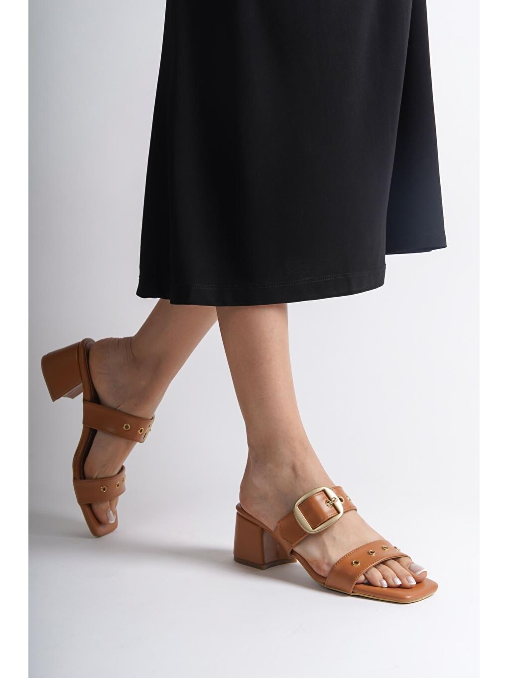 Kahverengi Kadın Terlik-4