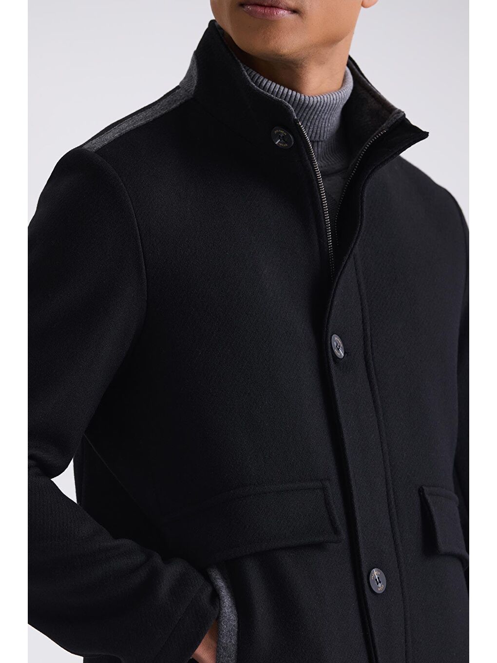 Siyah Regular Fit Hakim Yaka Yünlü Spor Kaban-2