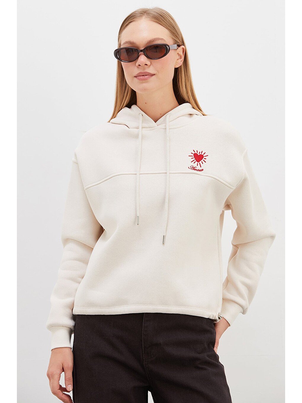 Bej 3 İplik Kalp Nakışlı Kapüşonlu Stoperli Sweatshirt-2