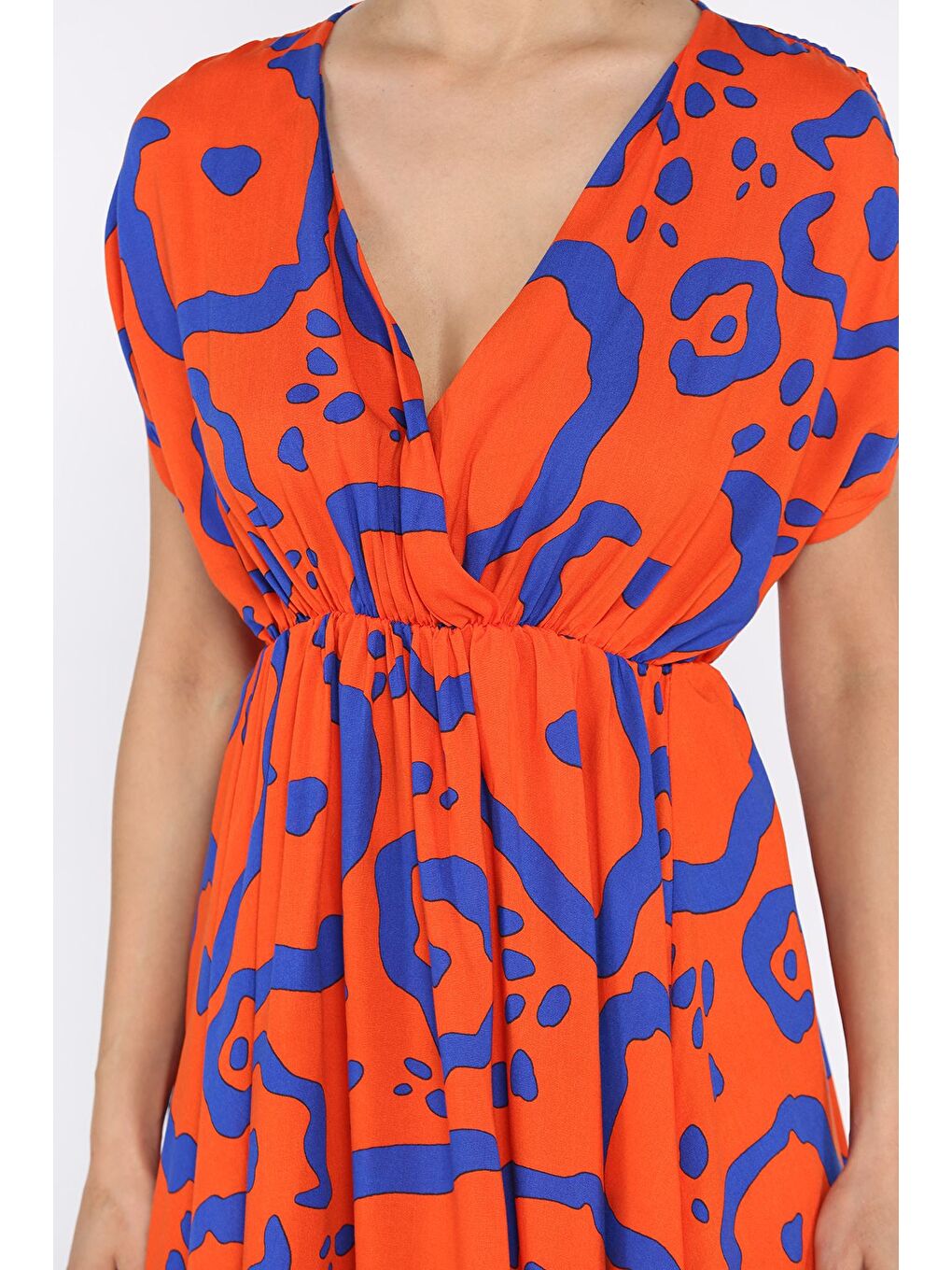 Turuncu Desenli Kruvaze Yaka Bel Lastikli Kadın Mini Elbise-3