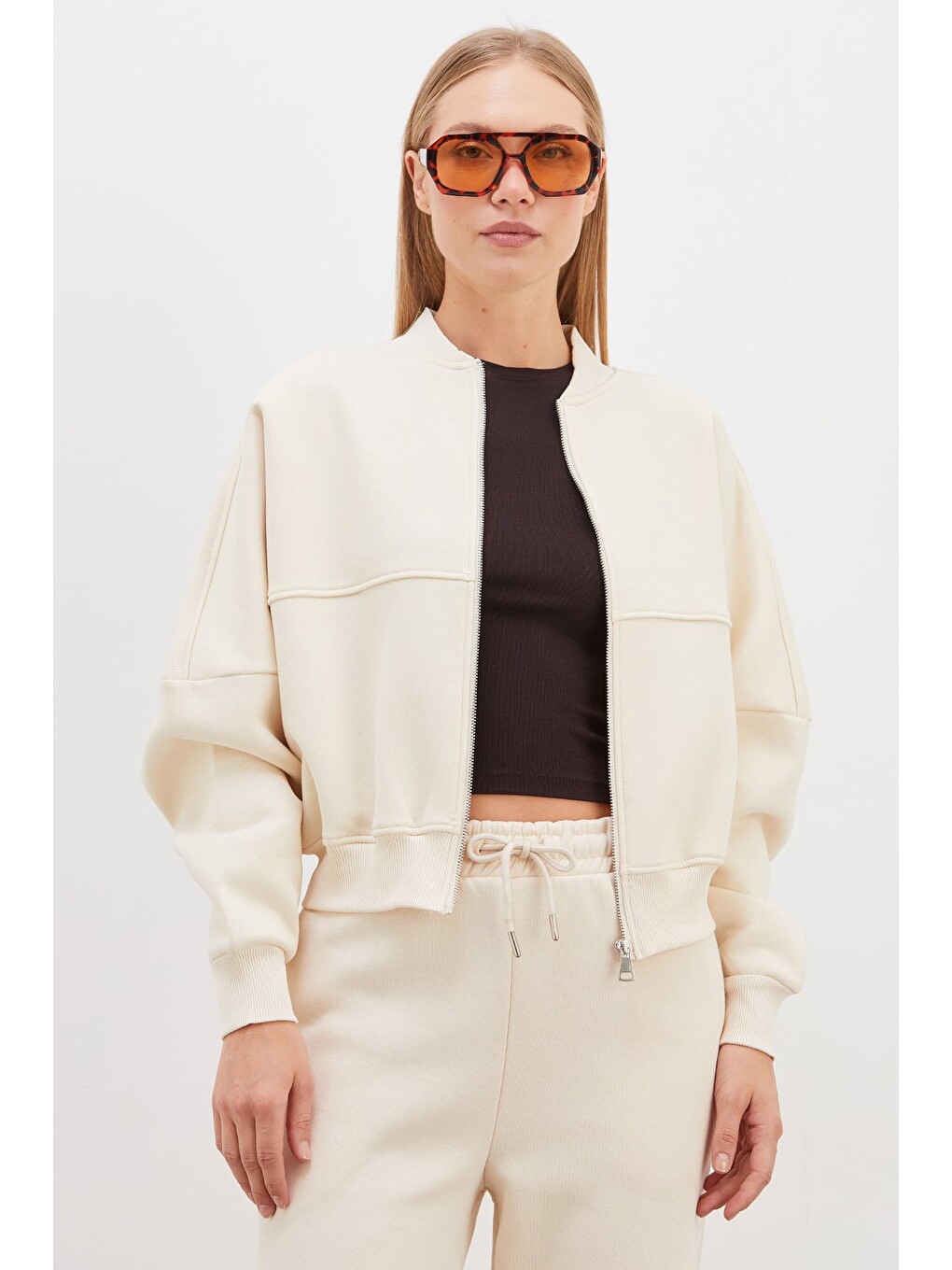 Bej 3 İplik Basic Fermuarlı Dik Yaka Crop Sweatshirt-1