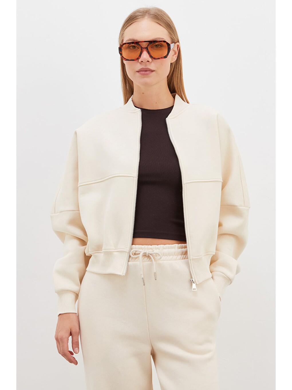Bej 3 İplik Basic Fermuarlı Dik Yaka Crop Sweatshirt-2