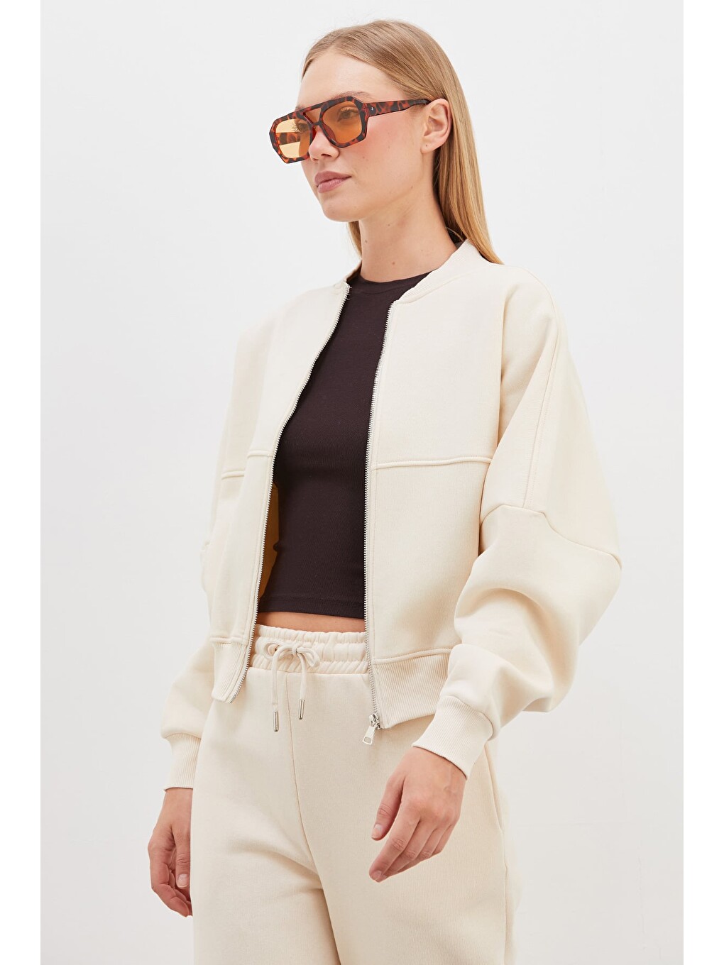 Bej 3 İplik Basic Fermuarlı Dik Yaka Crop Sweatshirt-4