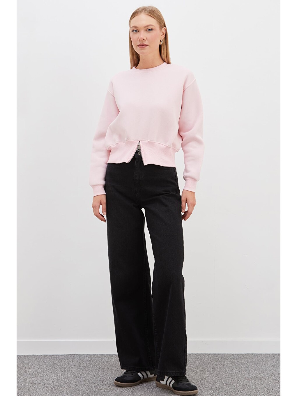 Pembe 3 İplik Eteği Fermuarlı Bisiklet Yaka Crop Sweatshirt-4