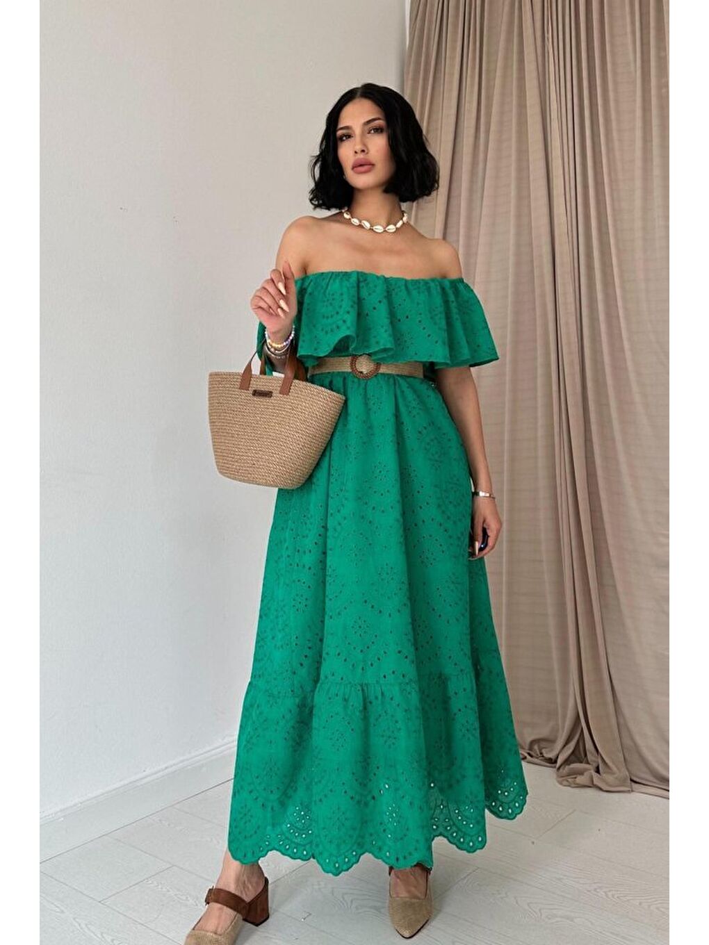 Yeşil Omzu Lastikli Brode Elbise