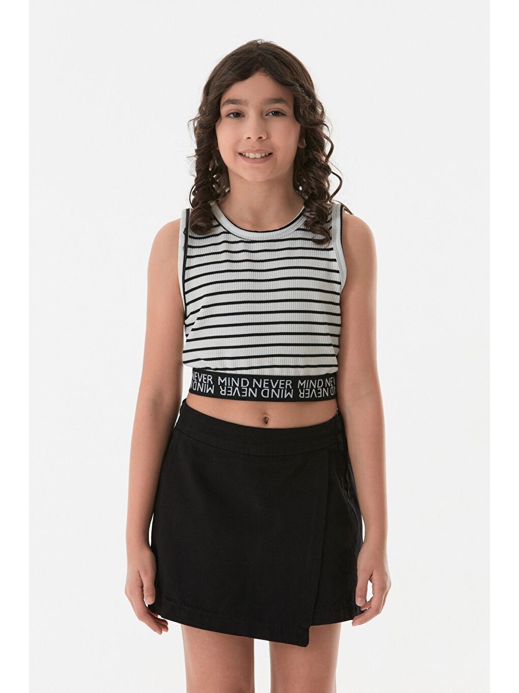 Beyaz Çizgili Fitilli Beli Lastikli Kız Çocuk Crop Body