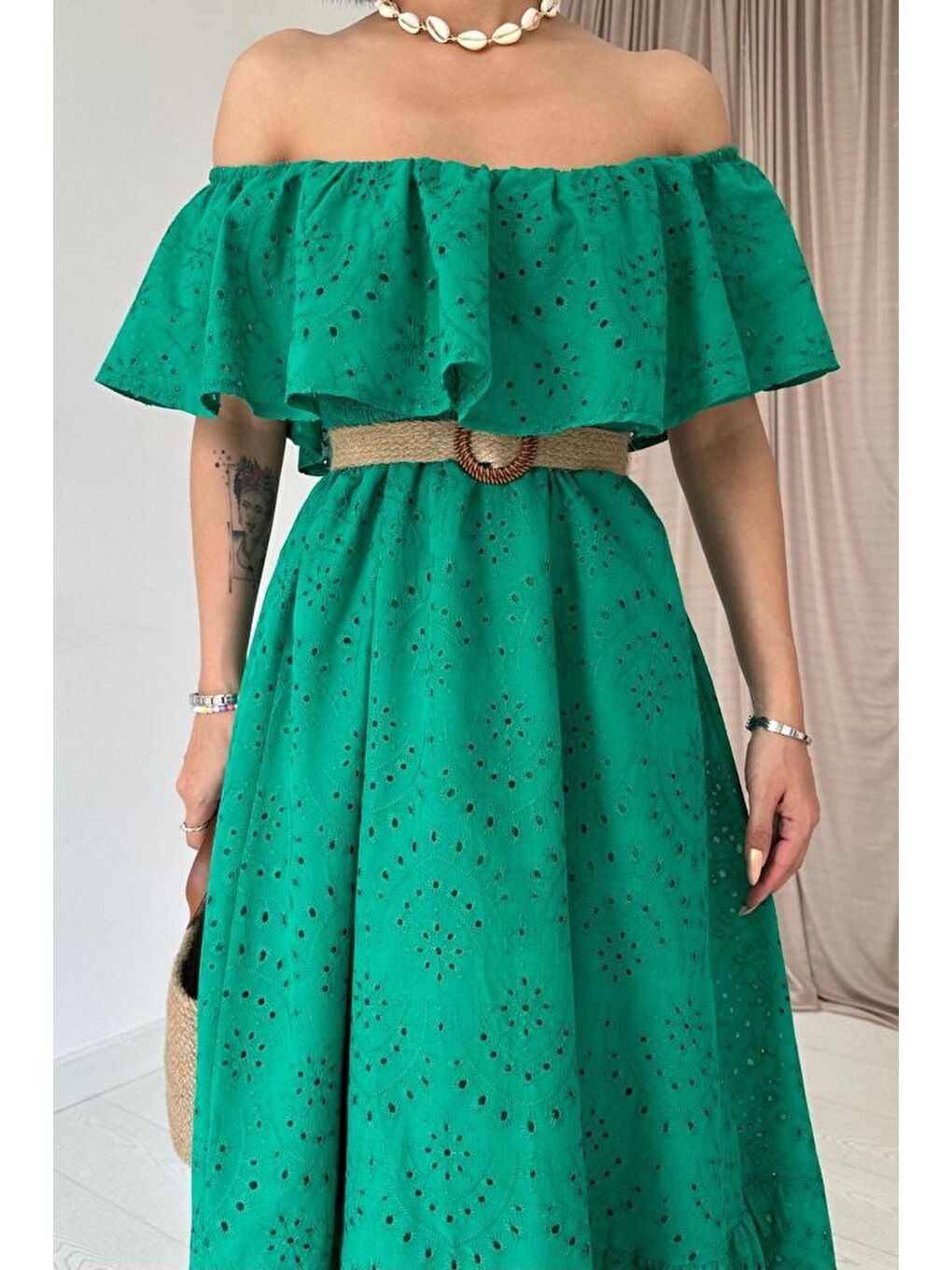 Yeşil Omzu Lastikli Brode Elbise-2