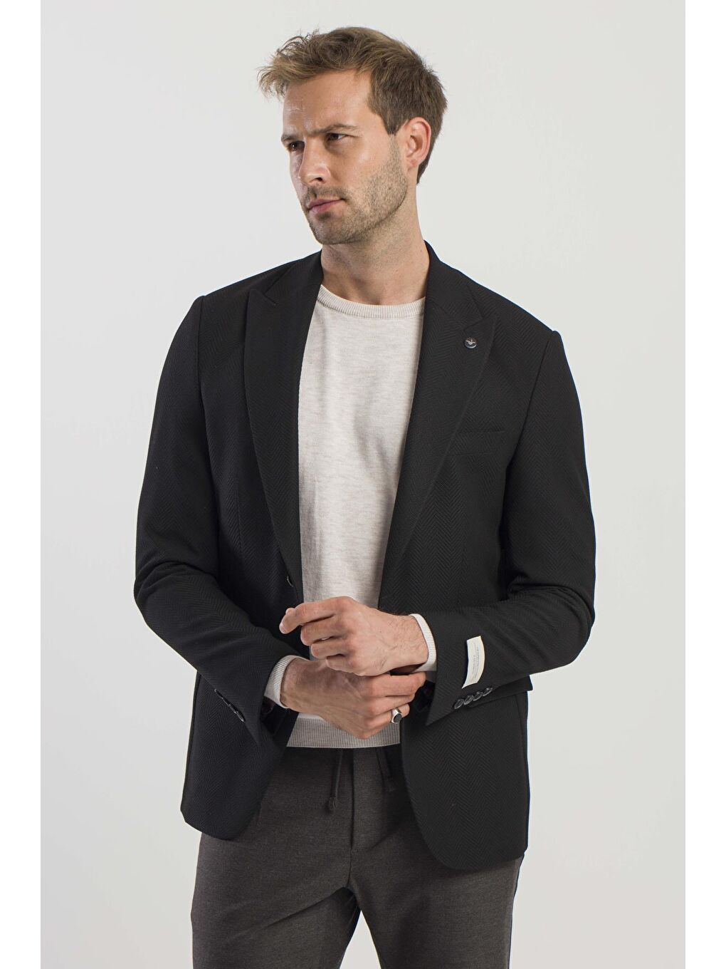 Siyah Slim Fit Desenli Sivri Yaka Ceket