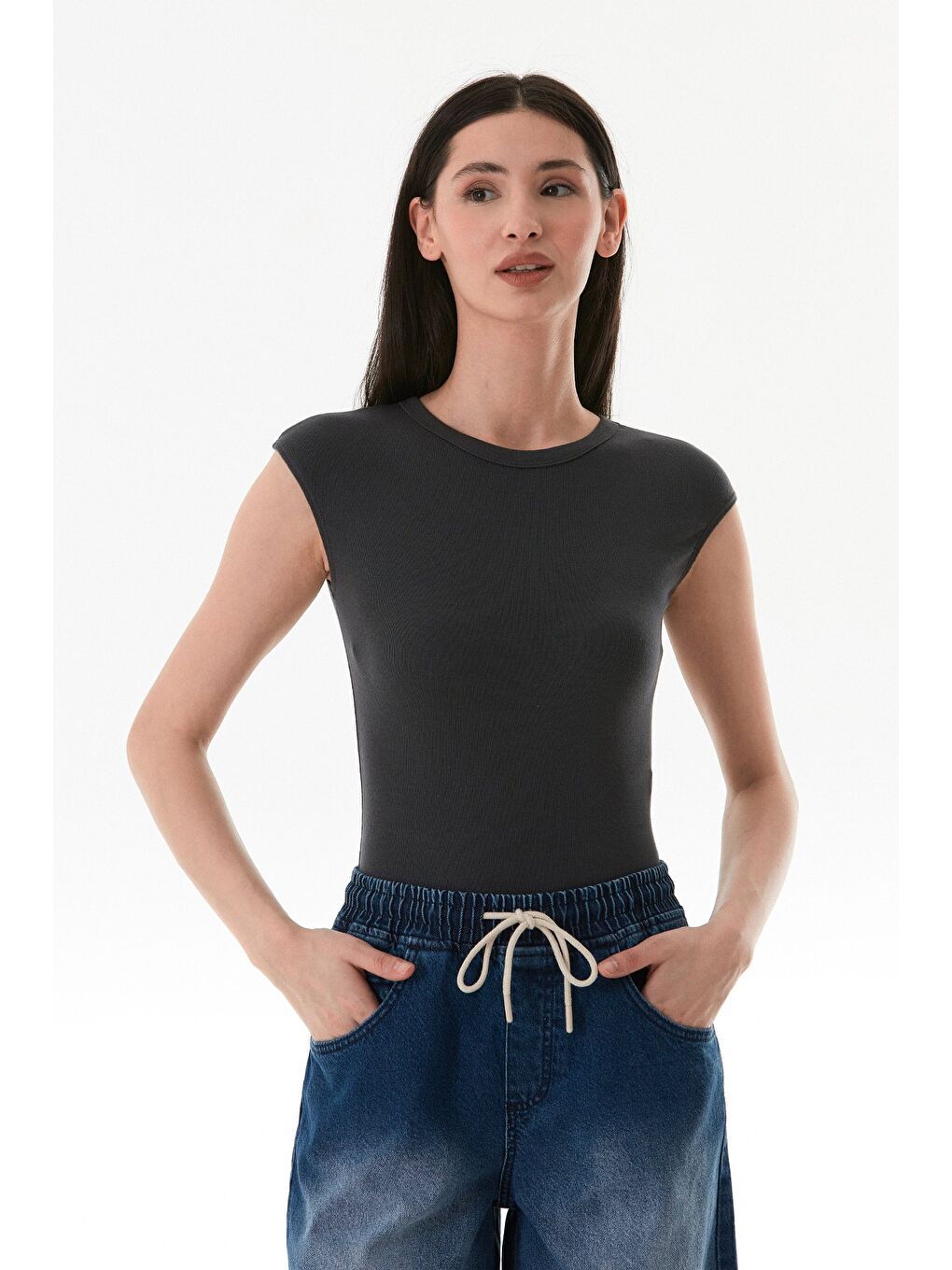 Antrasit Basic Bisiklet Yaka Çıtçıtlı Elastanlı Modal Body