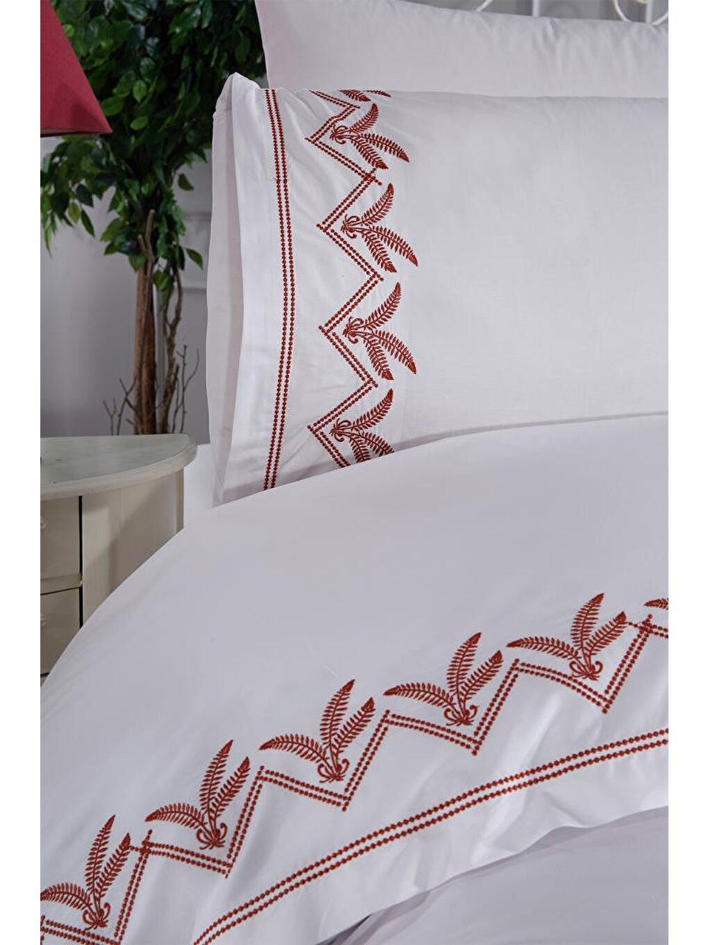 Ekru Yuliana Nakışlı 6 Parça Nevresim Takımı Krem-2