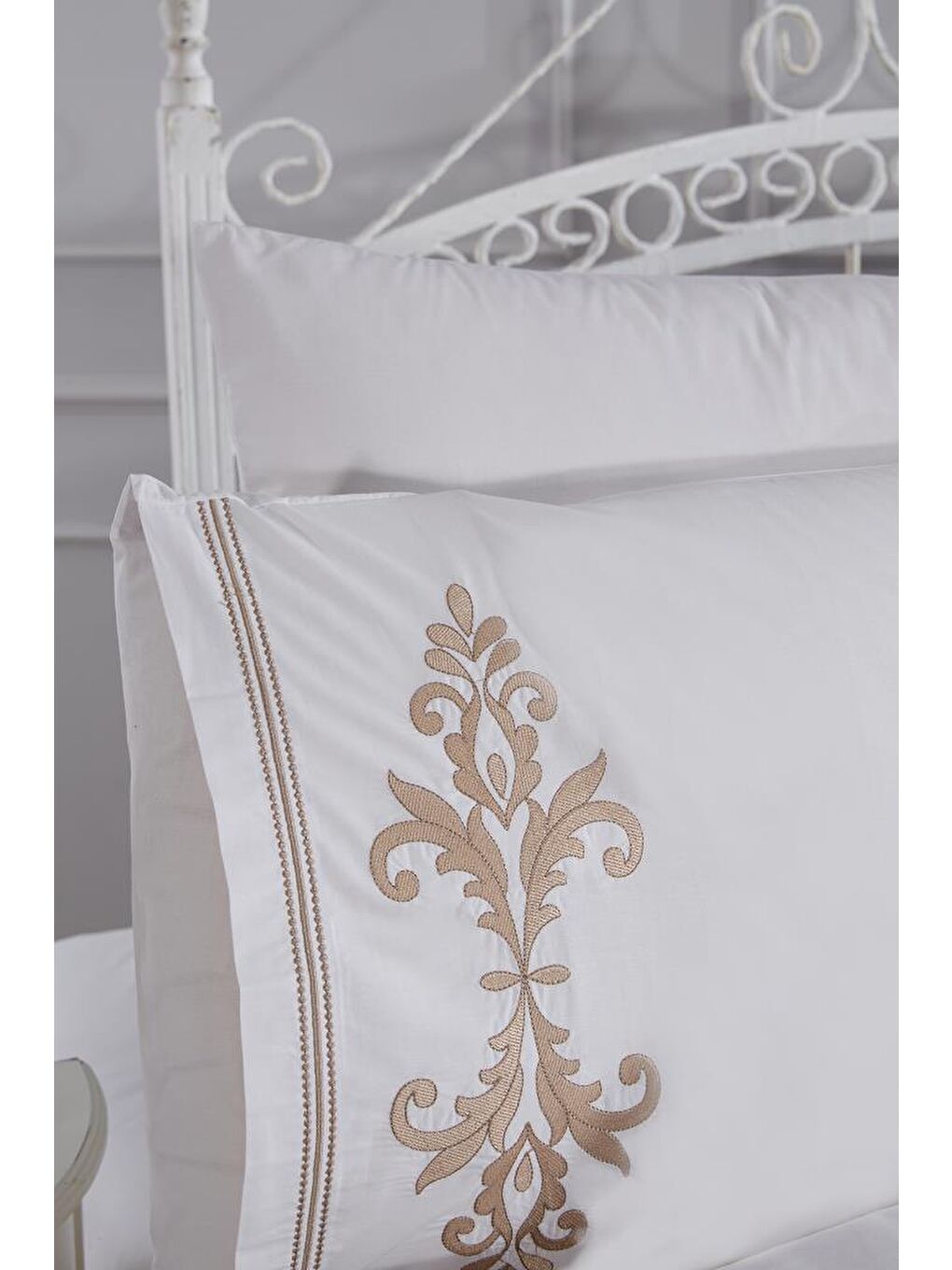 Ekru Adelina Nakışlı 6 Parça Nevresim Takımı Krem-2