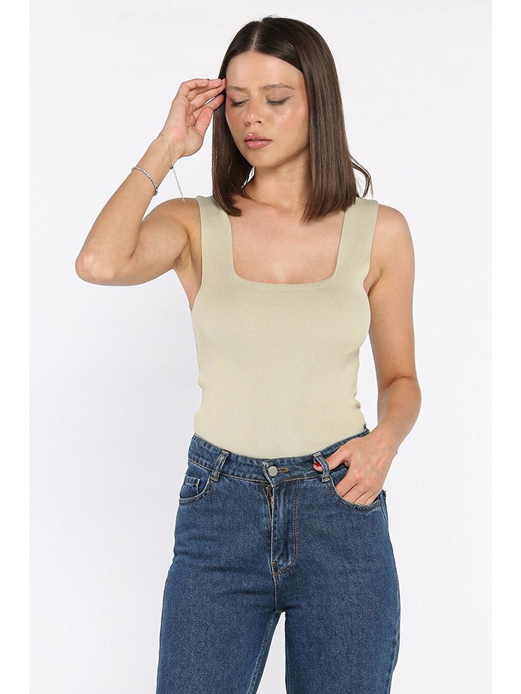 Bej Kare Yaka Askılı Elastanlı Kadın Triko Bluz-1