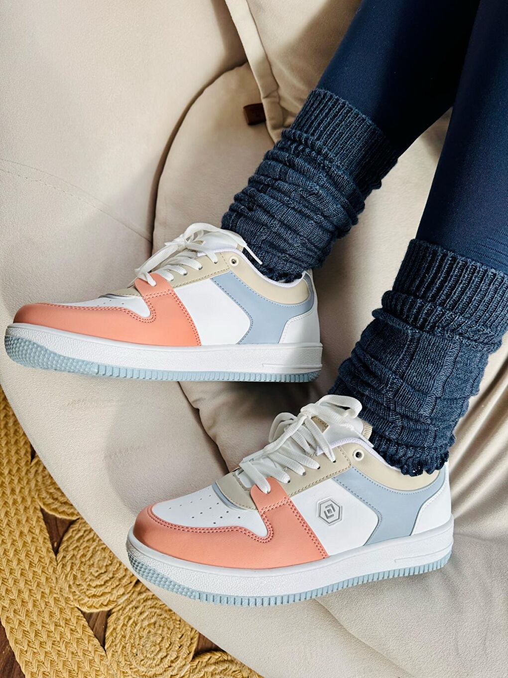 Pembe Kadın Beyaz Pudra Termo Taban Bağcıklı Spor Ayakkabı (Taban Yüksekliği 3,5 cm)