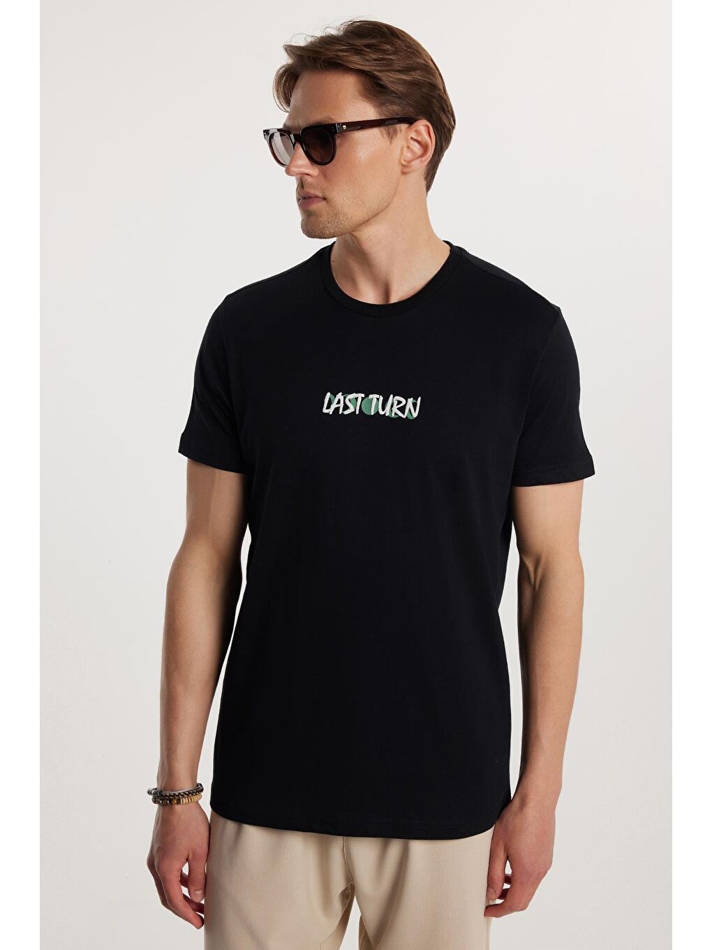 Erkek Slim Fit Dar Kesim %100 Pamuk Yumuşak Dokulu Baskılı Siyah Bisiklet Yaka Tişört-3