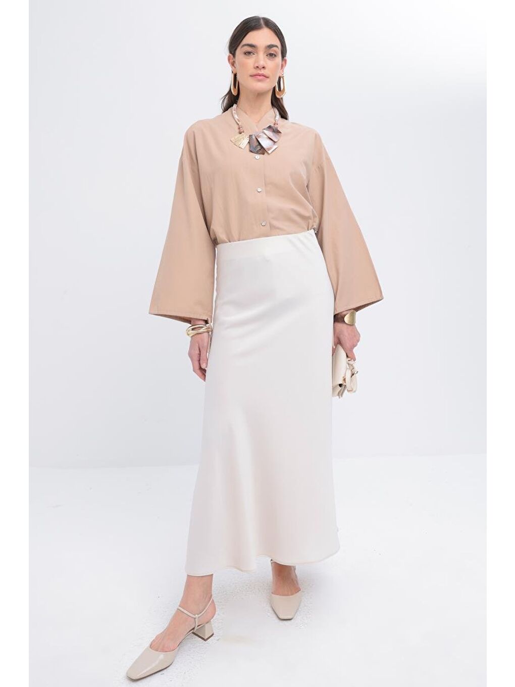 Bej Kemik-Beli Lastikli Saten Etek