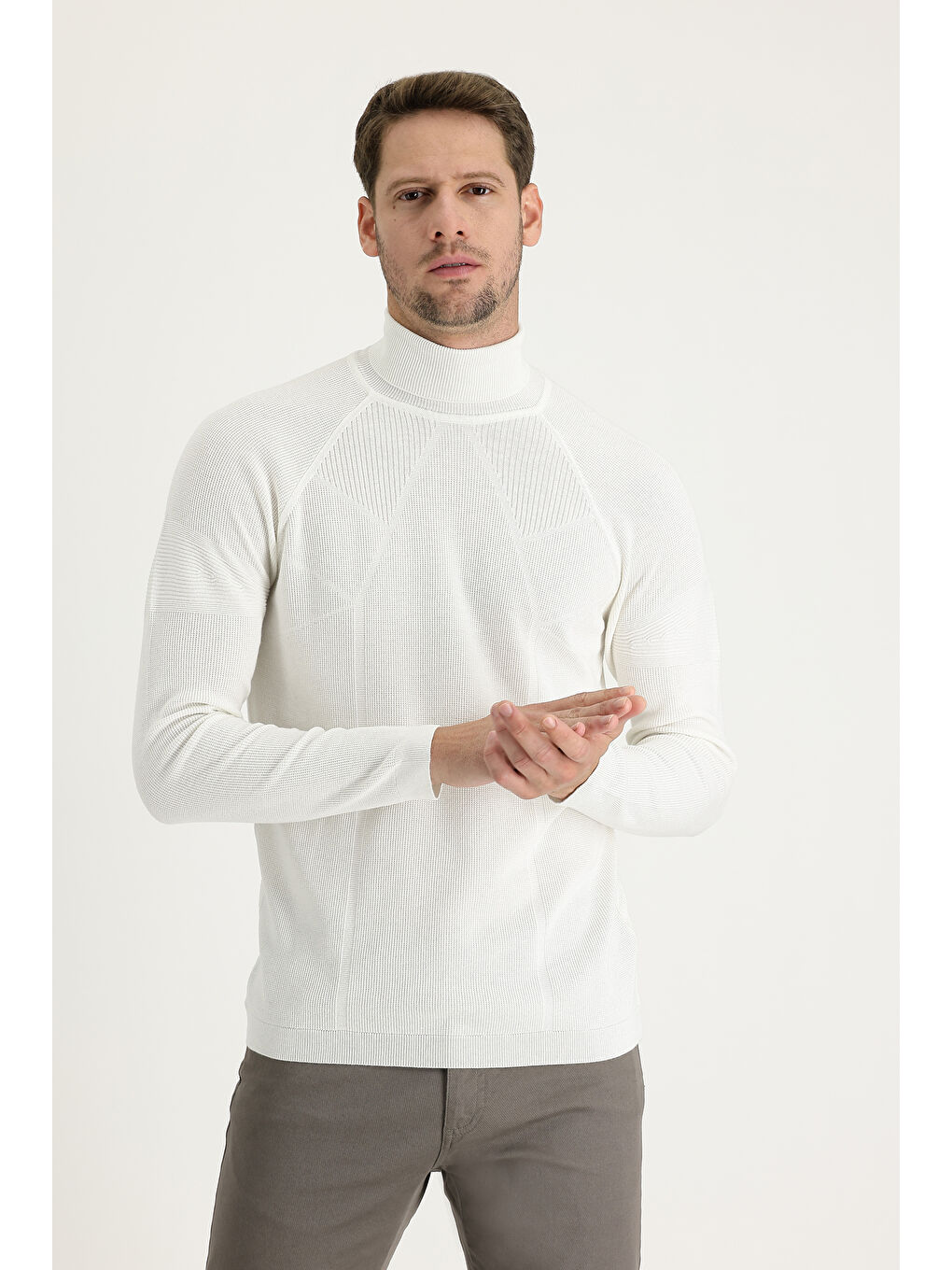 Ekru Balıkçı Yaka Slim Fit Dar Kesim Düz Pamuklu Triko Kazak