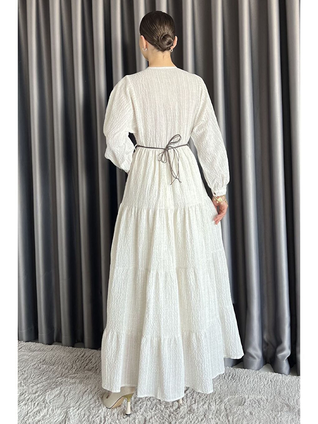 Bej V Yaka Bel Lastikli Kemerli Kadın Elbise-2