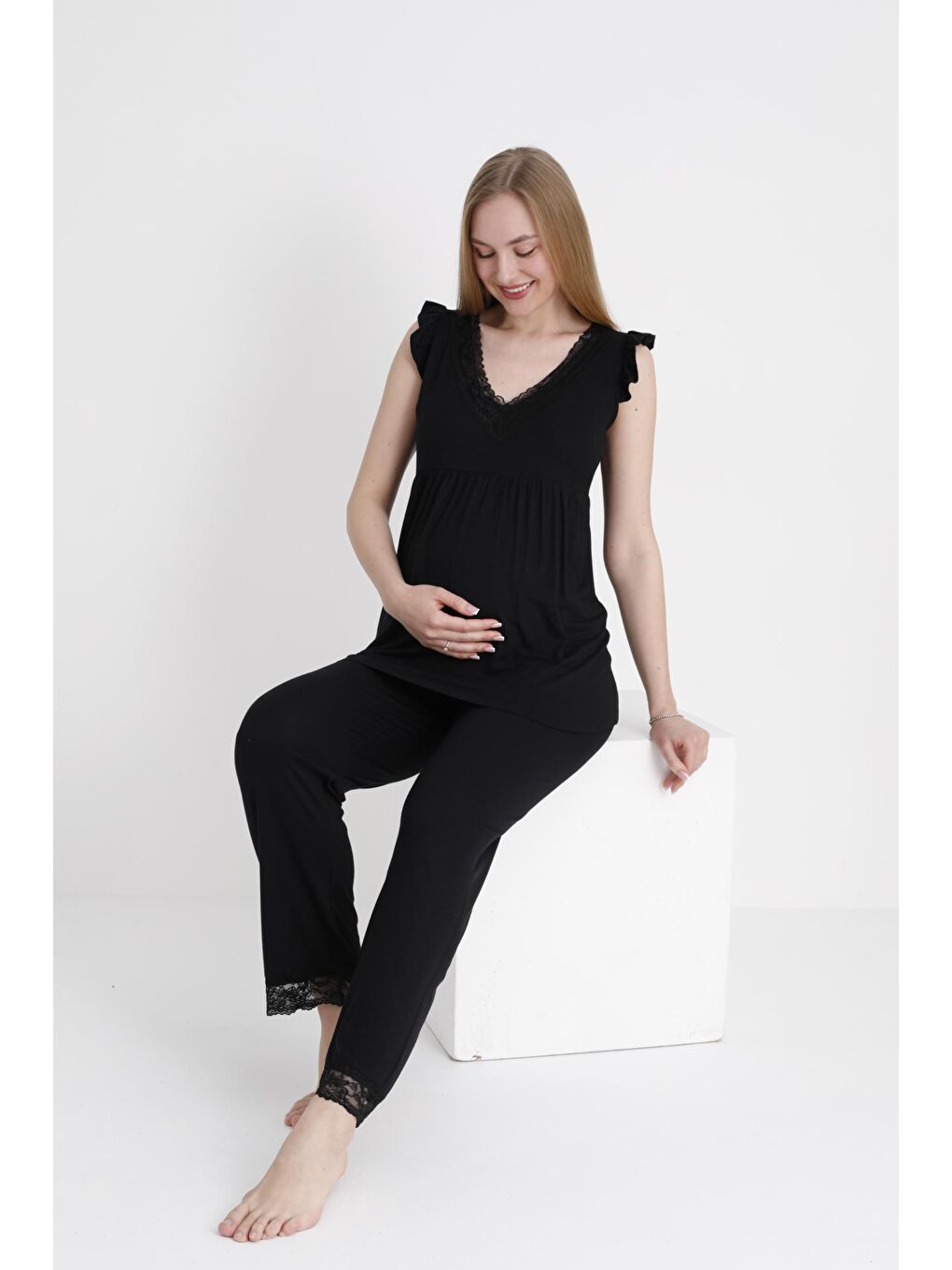 Siyah Dantel Detaylı V Yaka Kolsuz Hamile ve Lohusa Pijama Takımı-4