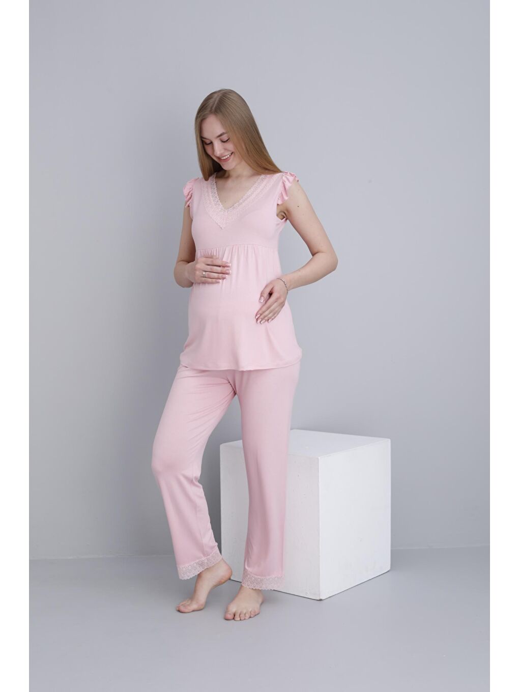 Pembe Pudra Dantel Detaylı V Yaka Kolsuz Hamile ve Lohusa Pijama Takımı