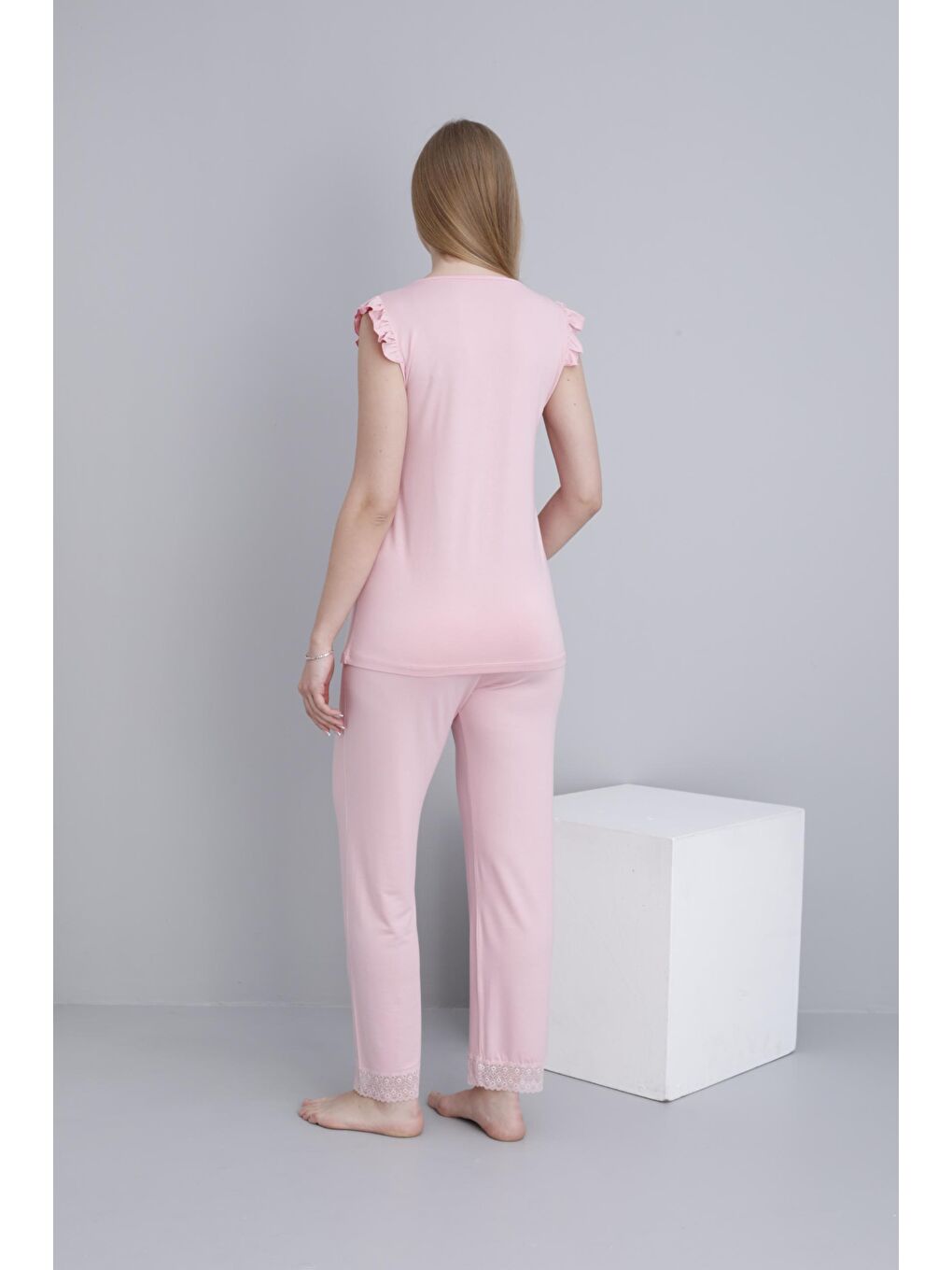 Pembe Pudra Dantel Detaylı V Yaka Kolsuz Hamile ve Lohusa Pijama Takımı-1