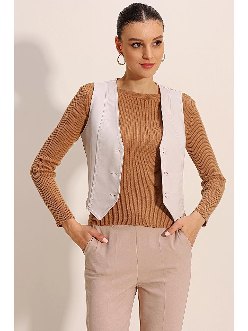 6790 Suni Deri Yelek - Ekru-2