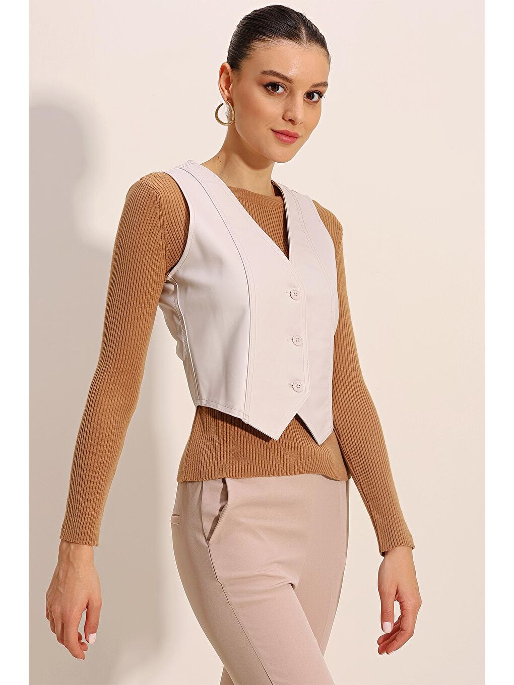 6790 Suni Deri Yelek - Ekru-3