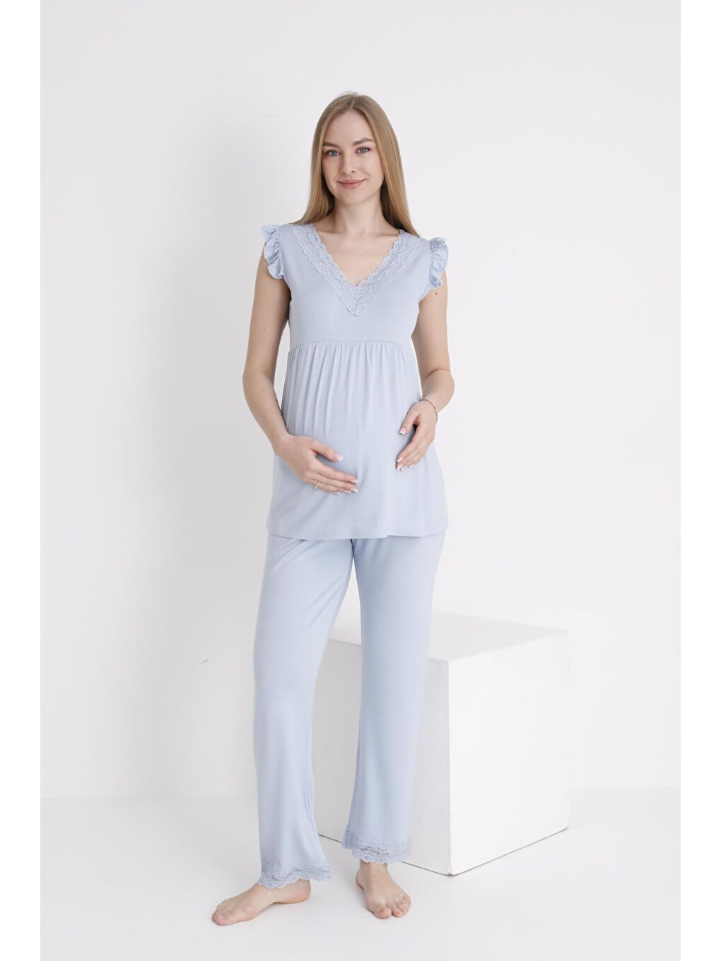Bebek Mavisi Dantel Detaylı V Yaka Kolsuz Hamile ve Lohusa Pijama Takımı