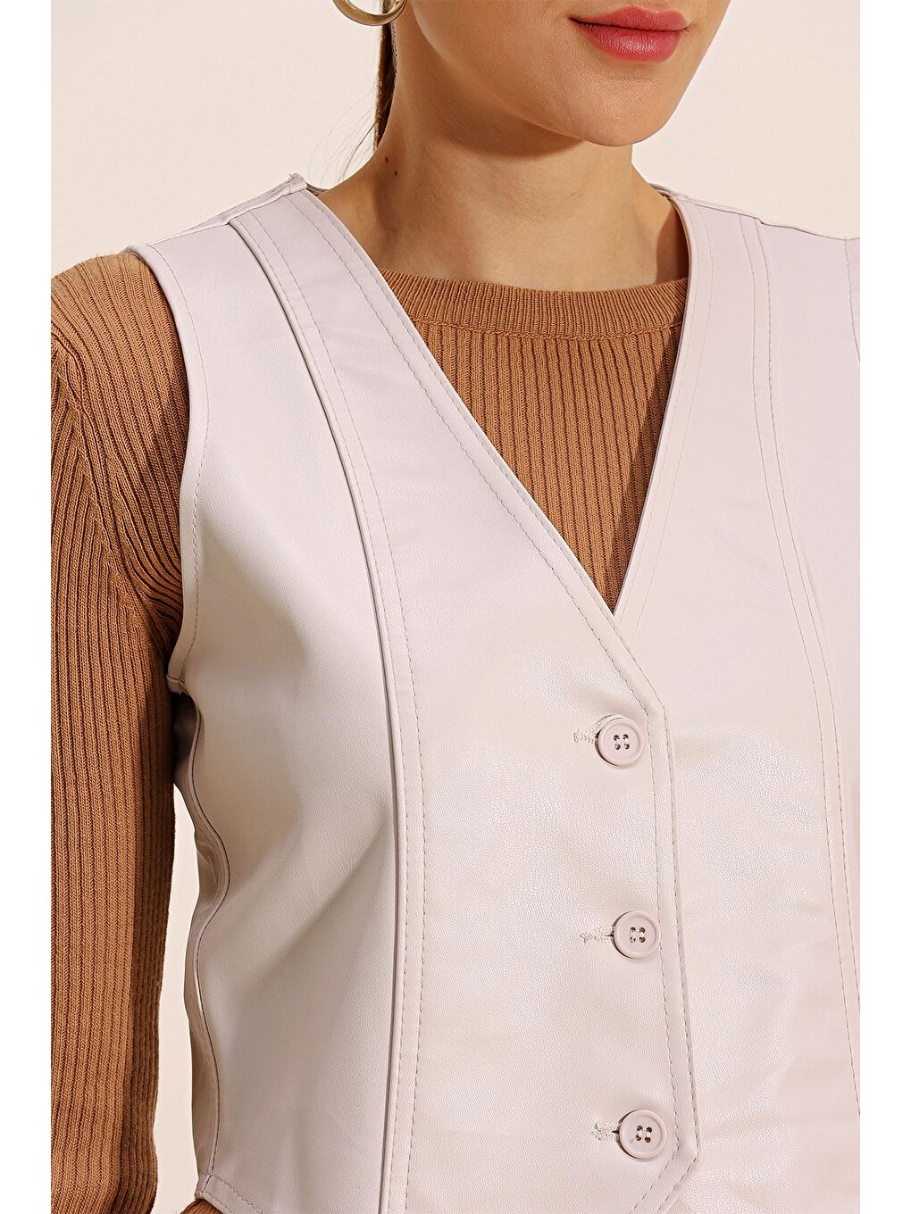 6790 Suni Deri Yelek - Ekru-4