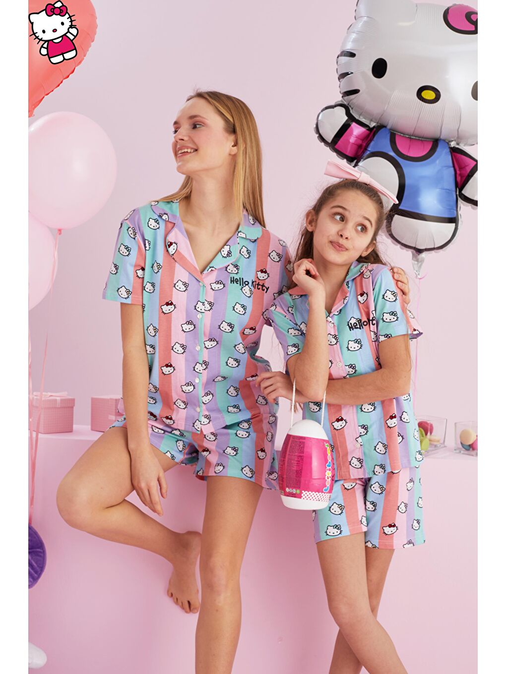 SİYAH İNCİ Karışık Hello Kitty Lisanslı %100 Pamuk Çok Renkli Düğmeli Şort Pijama Takım