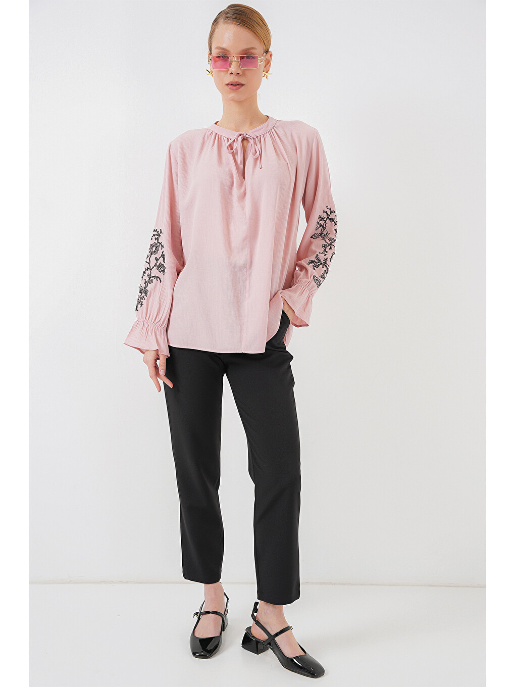 Pembe Kadın Nakışlı Örme Bluz 941 - Pudra-1