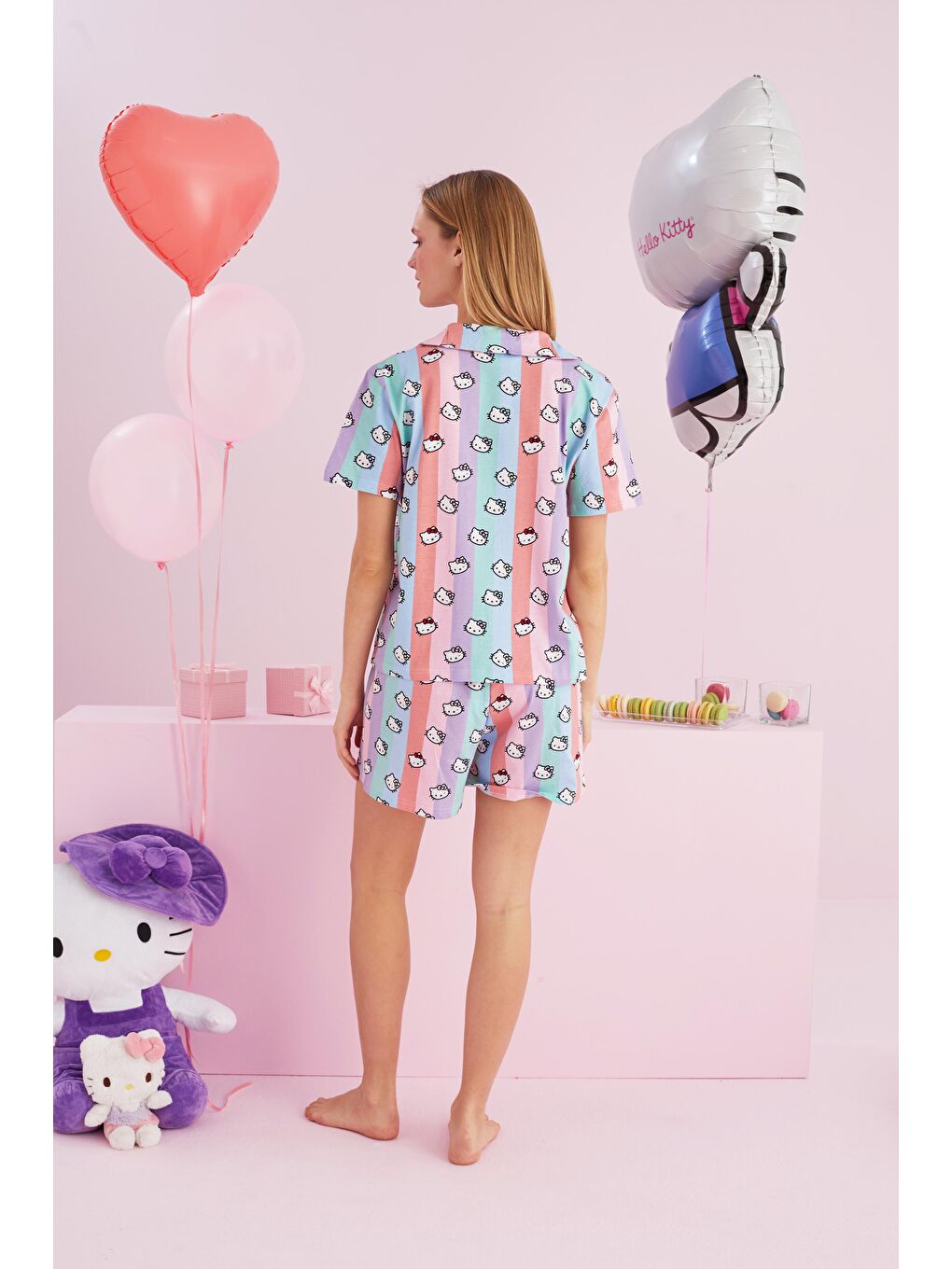 SİYAH İNCİ Karışık Hello Kitty Lisanslı %100 Pamuk Çok Renkli Düğmeli Şort Pijama Takım - 2