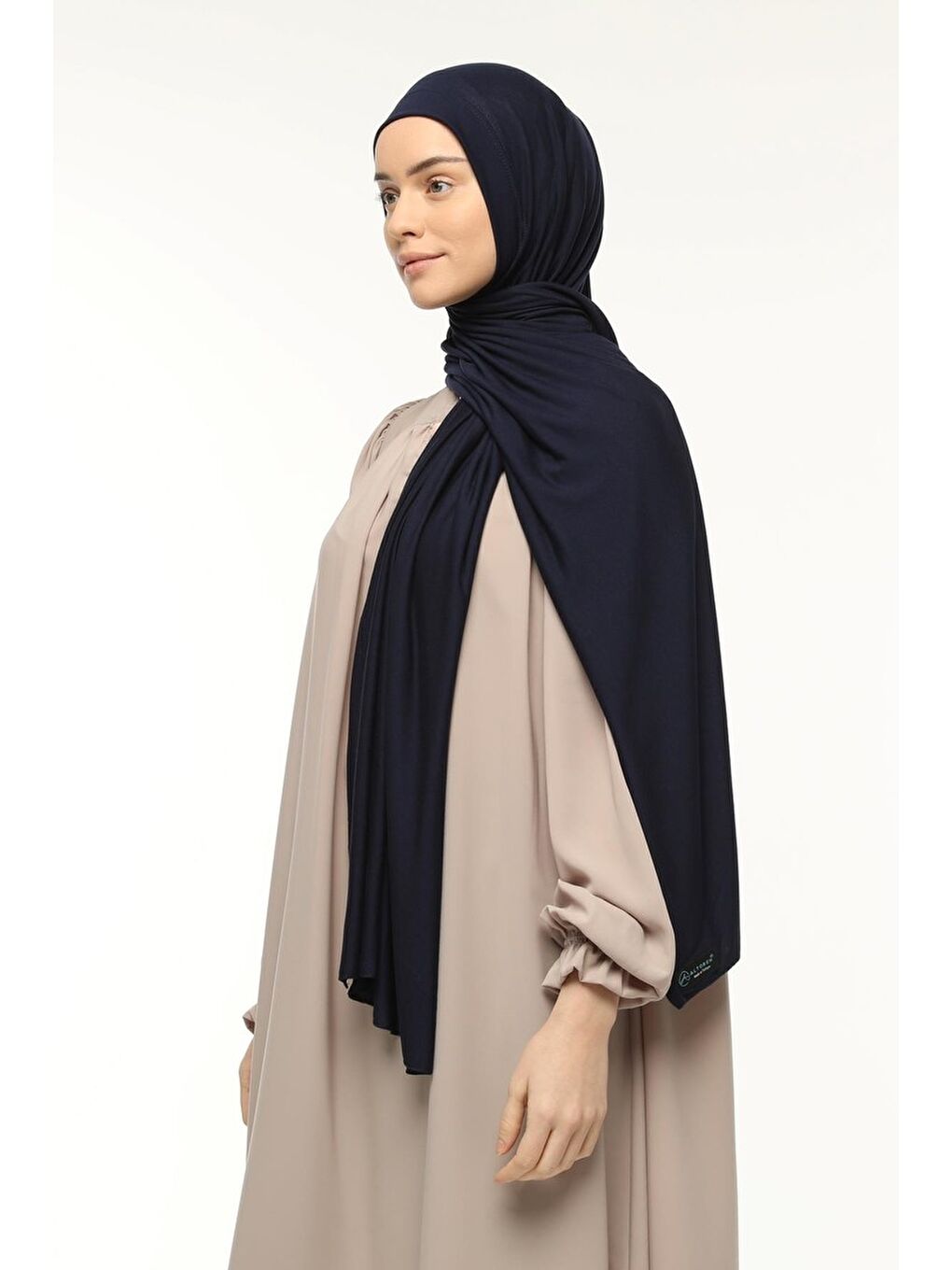 Lacivert Hazır Pratik Geçmeli Lüks Organik Düz Penye Şal Eşit Hizalı-4