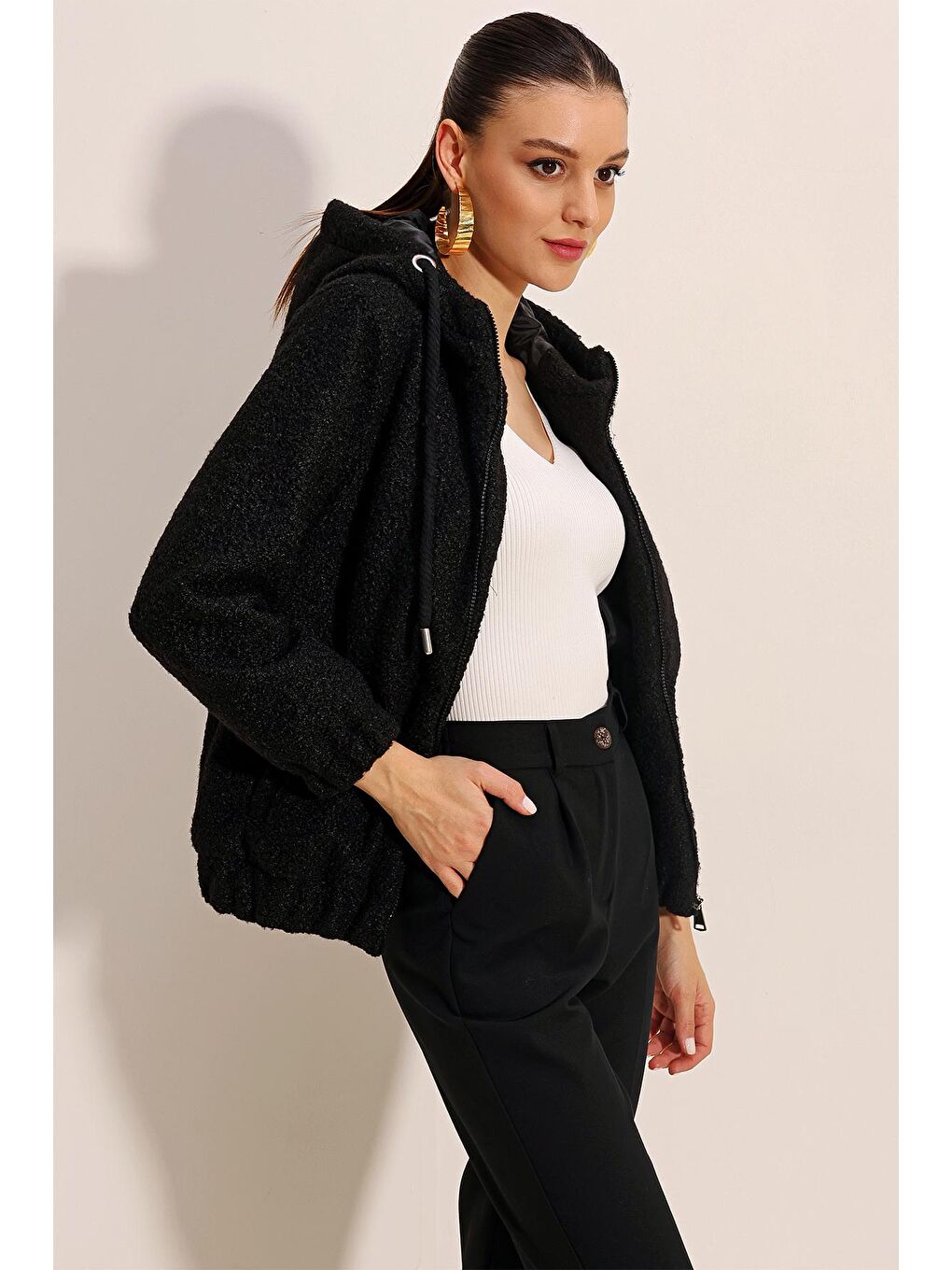 5180 Geniş Kesim Kapüşonlu Mont - Siyah-2