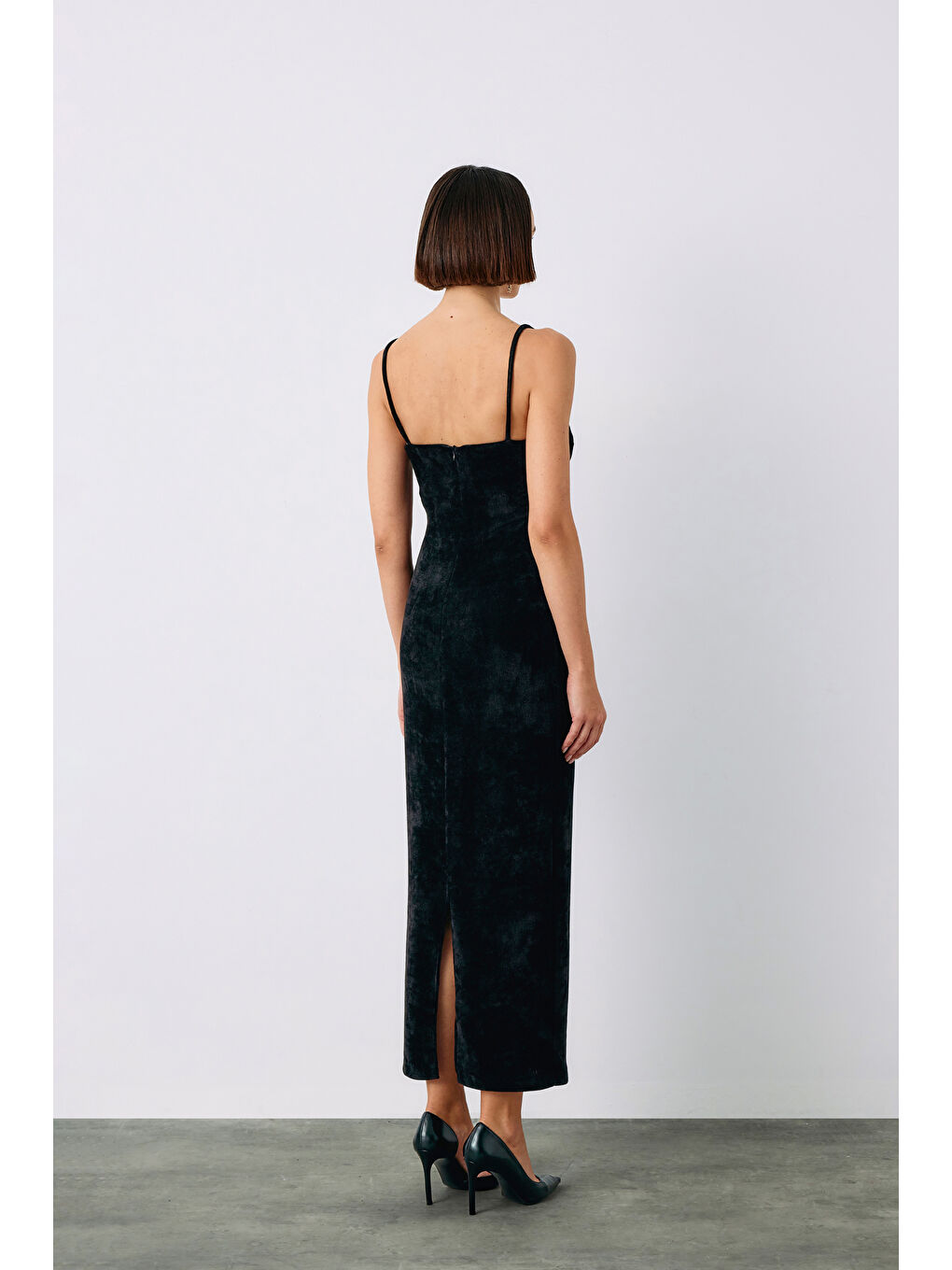 Askılı Kadife Midi Elbise - Siyah-5