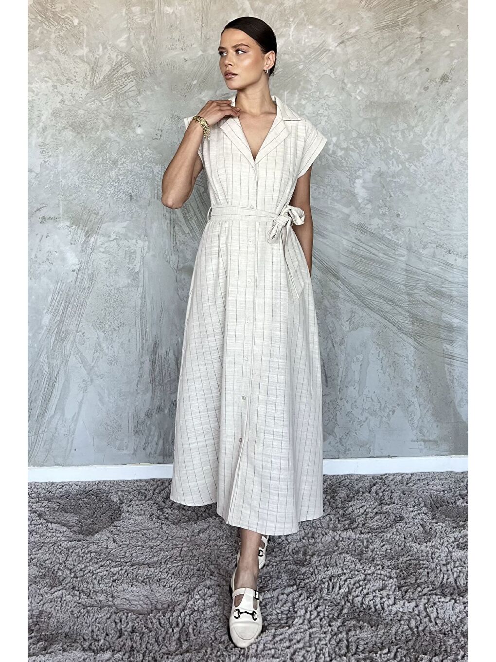 Bej Boydan Düğmeli Bel Kuşaklı Keten Elbise