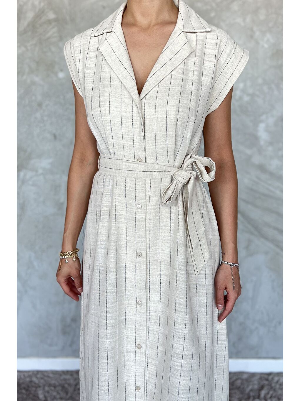 Bej Boydan Düğmeli Bel Kuşaklı Keten Elbise-3