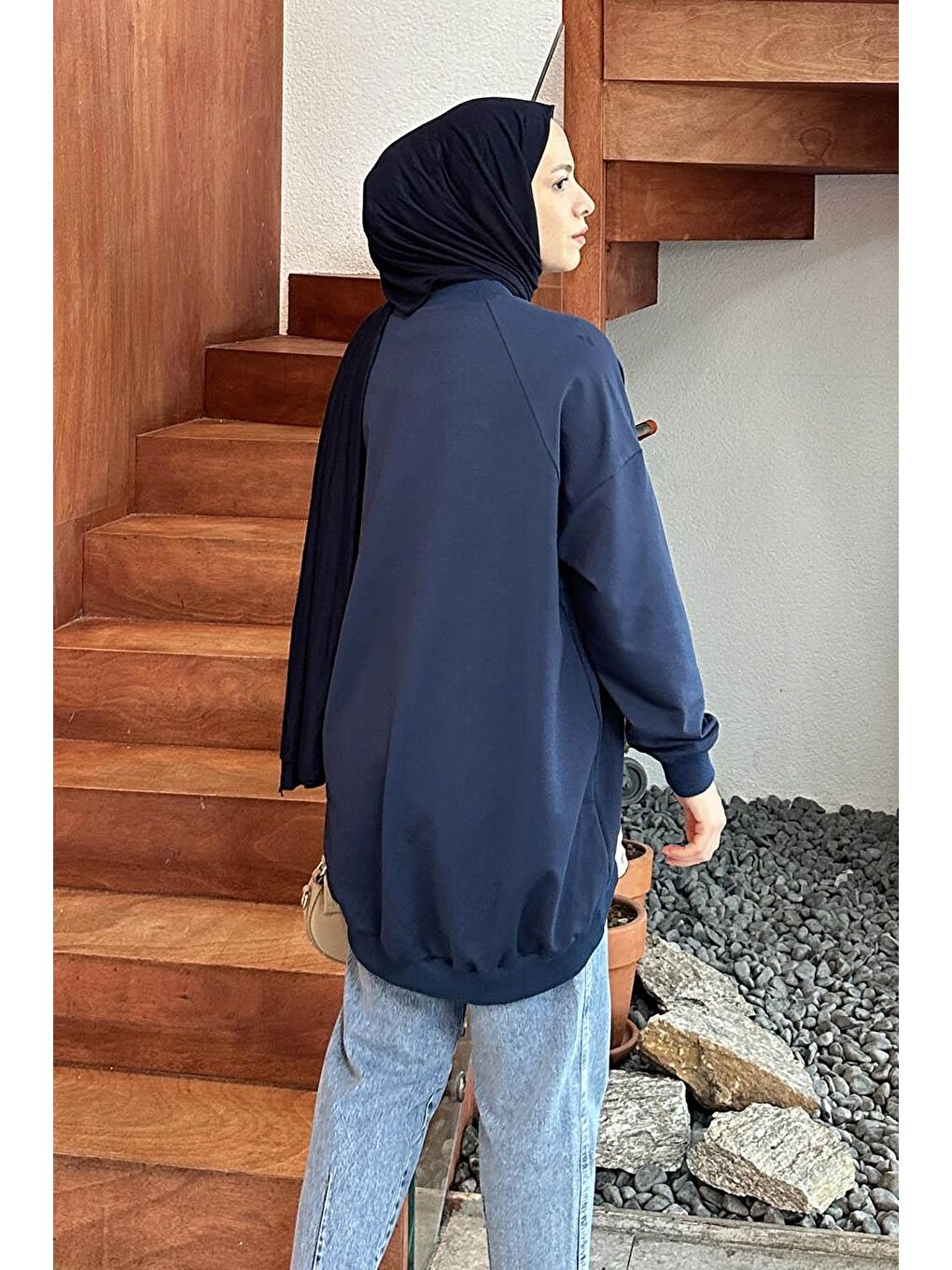 Etiket Detaylı Oversize Sweatshirt Lacivert-1