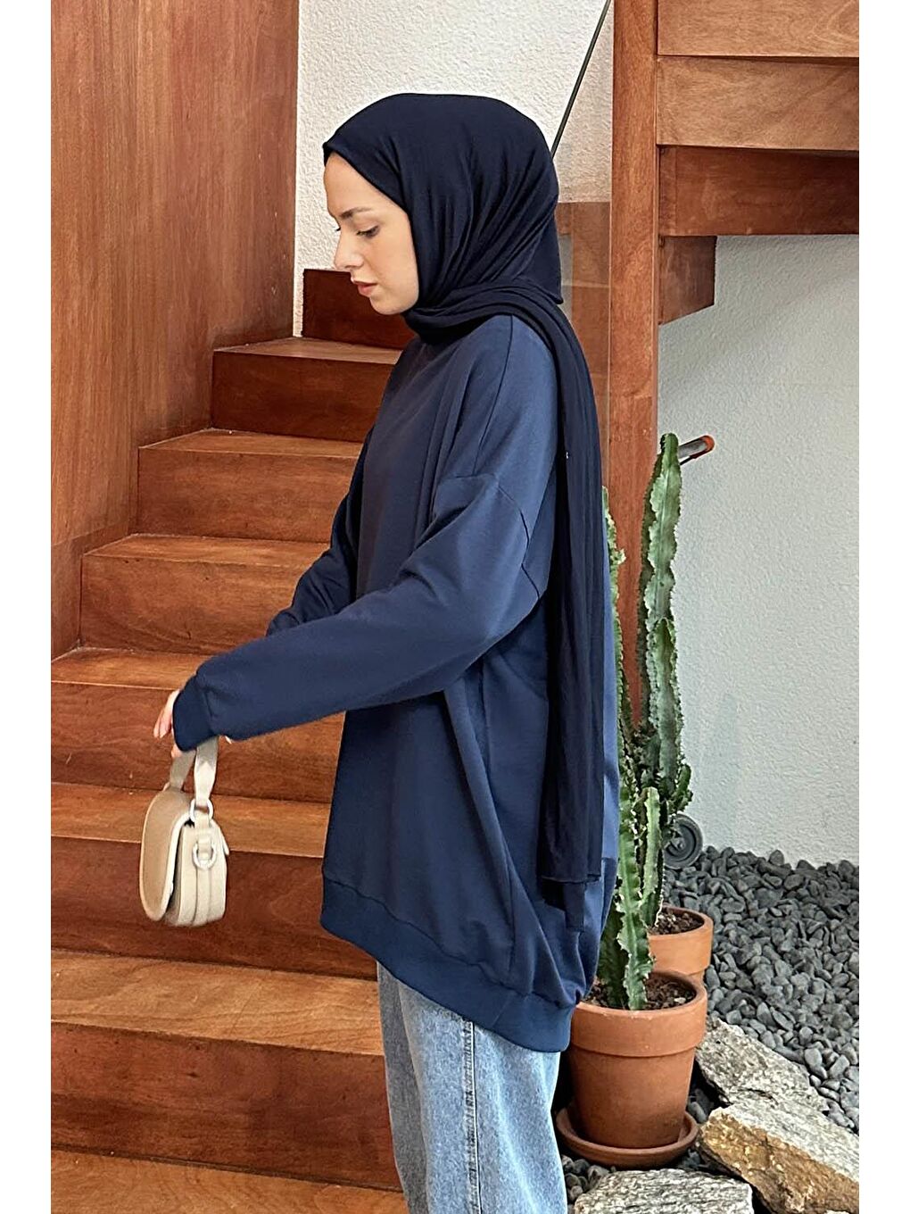 Etiket Detaylı Oversize Sweatshirt Lacivert-2