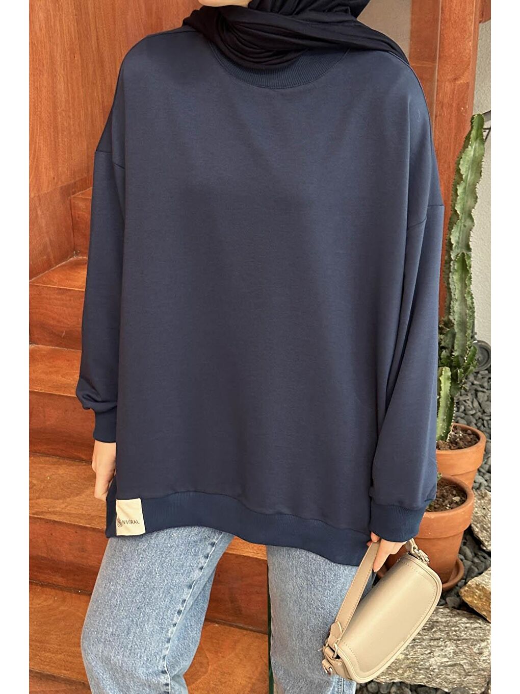 Etiket Detaylı Oversize Sweatshirt Lacivert-3