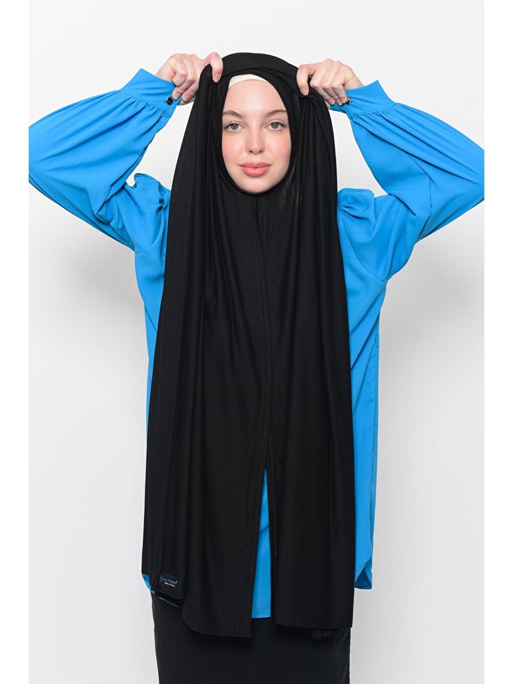 Siyah Hazır Pratik Geçmeli Lüks Organik Düz Penye Şal Eşit Hizalı