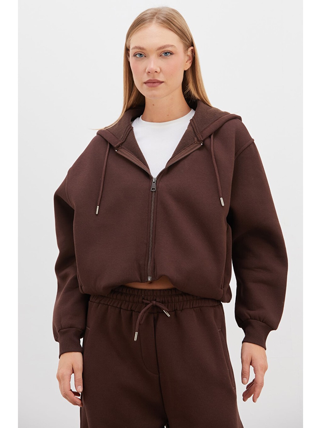 Kahverengi 3 İplik Fermuarlı Kapüşonlu Yarasa Kol Crop Sweatshirt