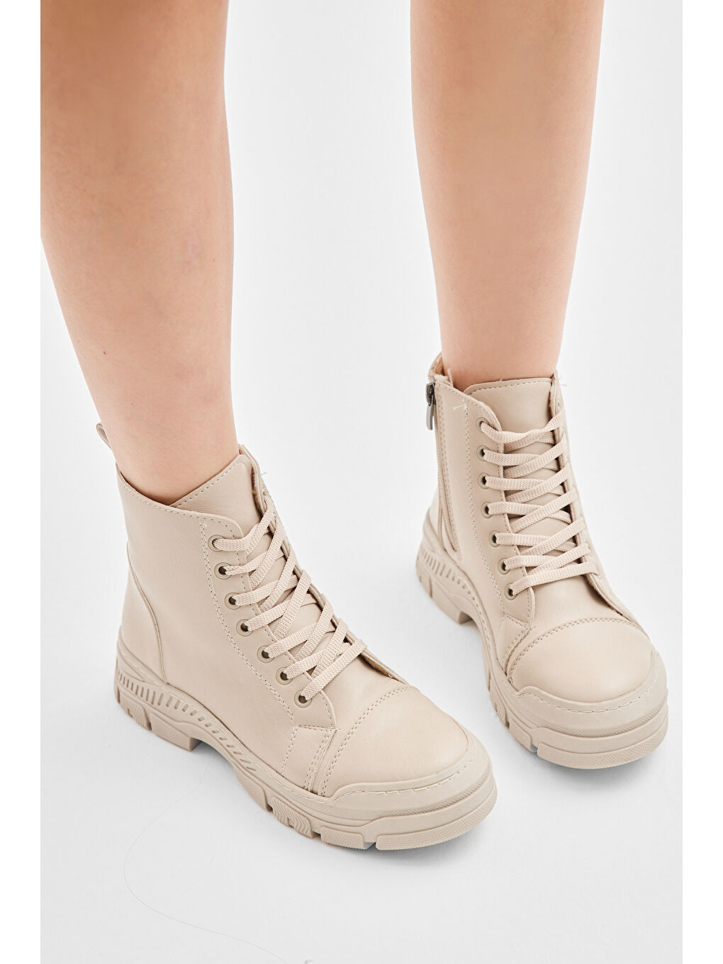 Kadın Bej Kalın Termo Taban Bağcıklı ve Fermuarlı Günlük Bot