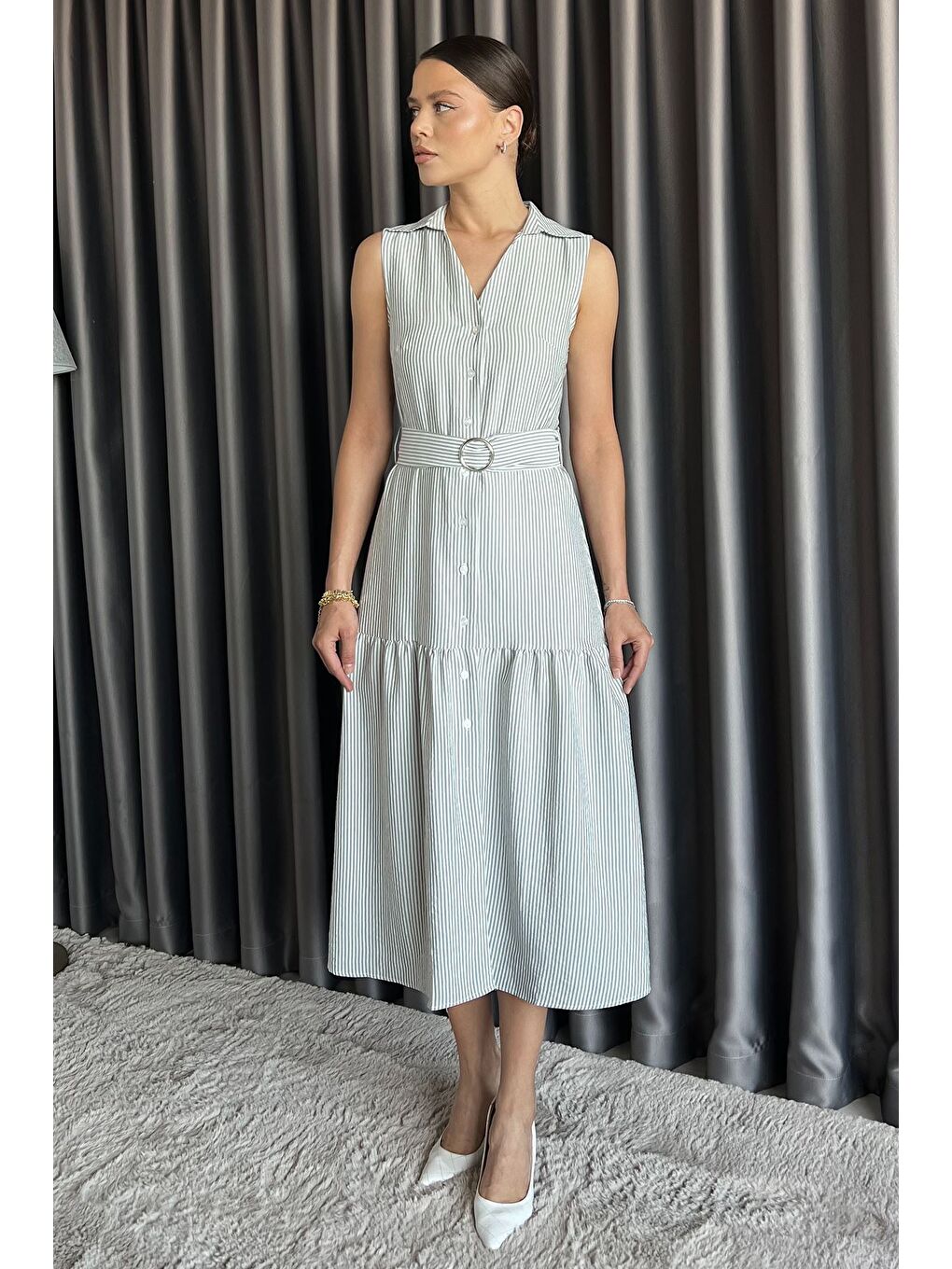 Siyah Çizgi Desenli Kemerli Sıfır Kol Kadın Elbise