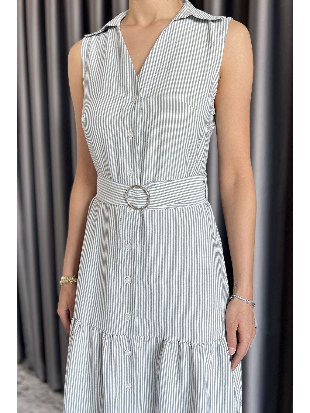 Siyah Çizgi Desenli Kemerli Sıfır Kol Kadın Elbise-3